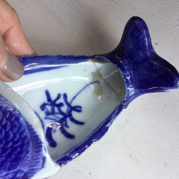 🎉HP🎉 Antique Japanese porcelain fish shaped dishes - Picture 8 of 10